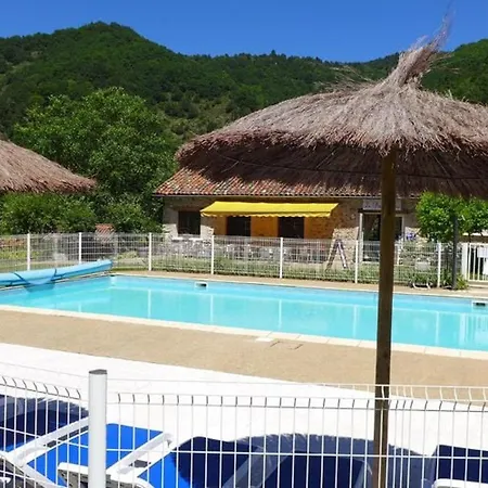 Camping Mobil 8 Pers Avec Terrasse Au Chambon De - Api-1-52-428 *