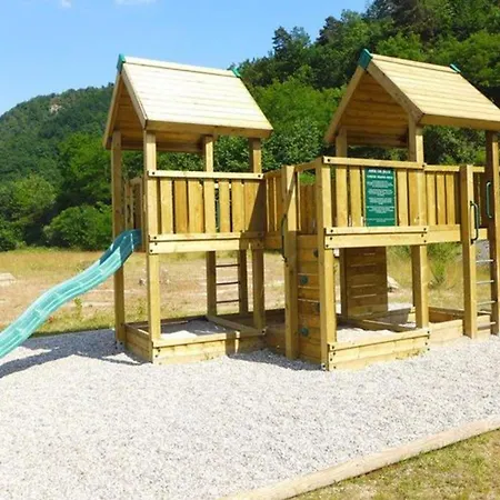 Camping Mobil 8 Pers Avec Terrasse Au Chambon De - Api-1-52-428 Vorey