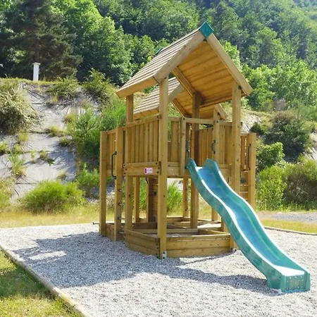 Camping Mobil 8 Pers Avec Terrasse Au Chambon De - Api-1-52-428