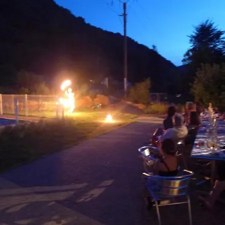 Camping Mobil 8 Pers Avec Terrasse Au Chambon De - Api-1-52-428 Vorey