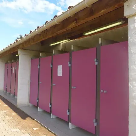 Camping Mobil 8 Pers Avec Terrasse Au Chambon De - Api-1-52-428 Vorey