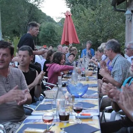 Camping Mobil 8 Pers Avec Terrasse Au Chambon De - Api-1-52-428 Vorey
